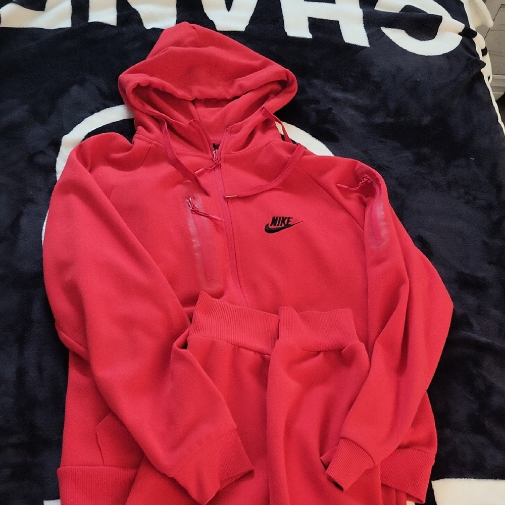 Nike Red Hooded Zip-Front Sweatshirt with Chest Pocket